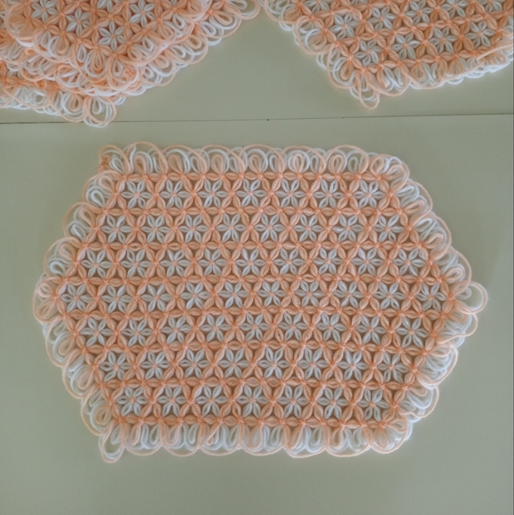 Vintage Crochet Flower Star Placemats And Lazy Susan Mat Set of 5 - Picture 8 of 11